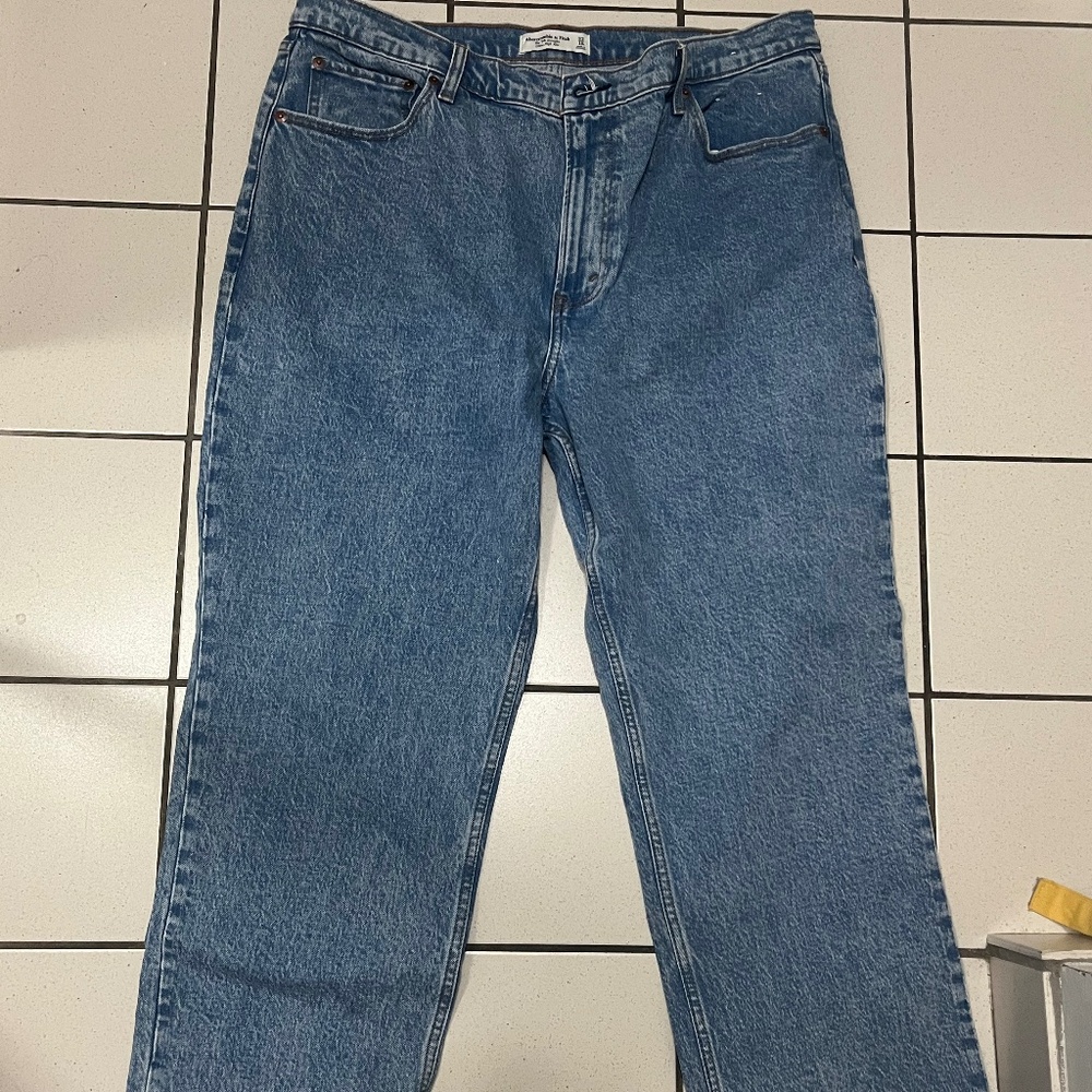 Brand New Abercrombie Straight Jeans